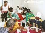 PWD de Bamenda reçu par Camfoot.com à Dakar – Foufou, Bewolè, Poisson braisé au menu