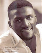 Francis Kioyo fait pêter la poudre 8 fois, Joël Tchami prend la direction de Laval.