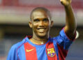 Eto'o pulls on Barca shirt at Nou Camp