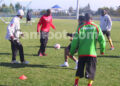 Jeu avec le ballon... À remarquer les nouvelles tenues d'entraînement