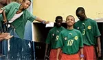 Puma accusé d’entretenir la « naïveté » des jeunes footballeurs africains
