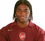 Transfert : 4 ans à Arsenal pour Alexandre Song