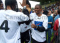 Eto'o, Song, Pagal (dans le coin) et cie se donnent l'accolade