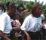 Des pleurs et des fleurs pour Kisito