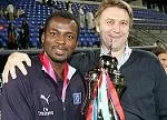 Atouba et le manager d'Hambourg