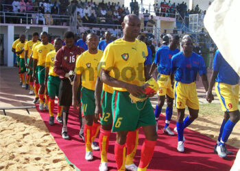 Entrée des deux équipes au stade de N'Djamena