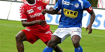 Deumi (en rouge) du FC Thun et Tchouga de Luzerne