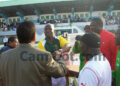 Le coach adj sud africain félicite le staff camerounais