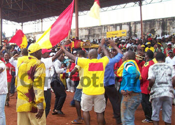 Les supporters de l'Unisport en liesse au coup de siflet final