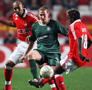Binya (n°18) face au Celtic en Champion's League 07/08.