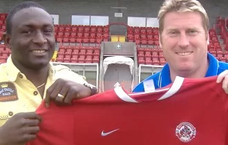 Présentation de Guy MADJO à Crawley Town