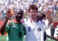 Roger Milla et Oleg Salenko en 1994