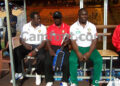 De g à d, Ndtoungou Mpilé et Ndoumbè Bosso sur le banc des Lions Espoirs
