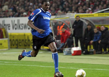 Mohamadou Idrissou, meilleur buteur du leader SC Freiburg