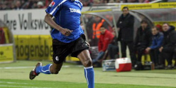 Mohamadou Idrissou, meilleur buteur du leader SC Freiburg