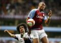 Assou Ekotto se battant contre John Carew