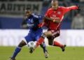 Hamburger SV - Ajax , UEFA Cup, Eyong Enoh vs. Alex Silva (foto ANP)