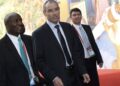 Paul Le Guen et Yves Colleu en Afrique du sud en decembre dernier lors du tirage de la coupe du monde 2010