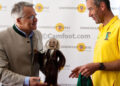 Échange de cadeaux entre le maire de Lienz M. Hibler Johanes et Paul Le Guen
