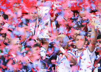 Rigobert Song brandit le trophée