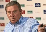 La conférence de presse de Clemente change de lieu