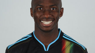 Song buteur, Mbia incisif, Enoh incontournable