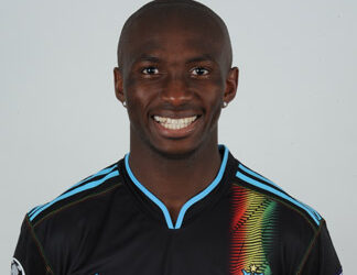 Song buteur, Mbia incisif, Enoh incontournable