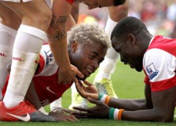 Flamboyant Somen A Tchoyi, Spectaculaire Bassong, Song et Arsenal leader