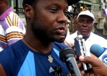 Caïman : deux coaches, deux stades, un fauteuil