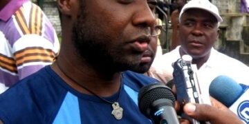 Caïman : deux coaches, deux stades, un fauteuil