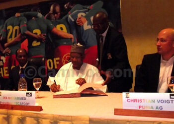 Signature du contrat Puma et la Fecafoot