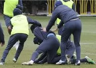 Divers: Adebayor et Kolo Touré en viennent aux mains