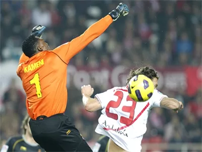 Kameni impérial face à Séville