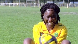 Une footballeuse camerounaise sans papiers accuse son club d' »esclavagisme moderne »