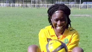 Une footballeuse camerounaise sans papiers accuse son club d' »esclavagisme moderne »