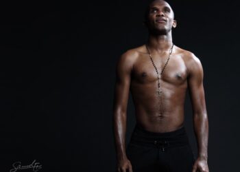 Internet:  Eto&rsquo;o présente son site officiel