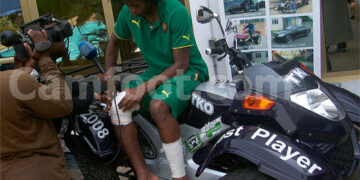 Arsenal star Alex Song reprimanded by police