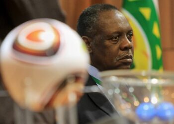 Issa Hayatou accusé de corruption