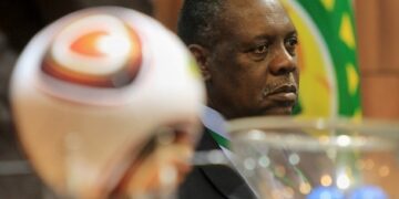 Issa Hayatou accusé de corruption