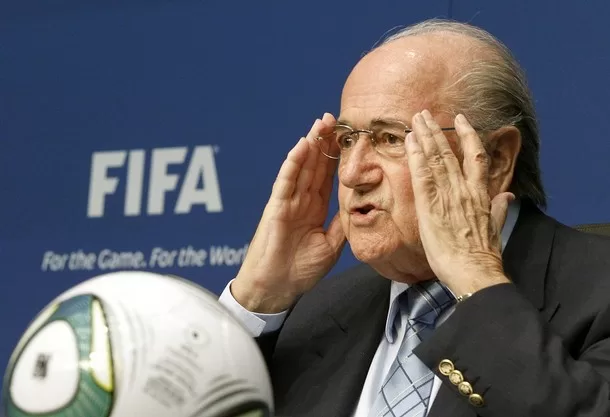 Blatter fait-il exprès ?