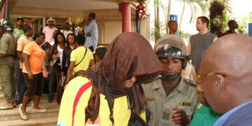 Alexandre Song se rétracte et accuse Camfoot