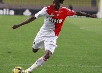 Nkoulou «va encore grandir»