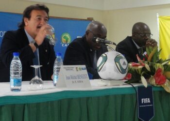 La FIFA forme les DTN à Douala