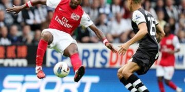 Alex Song se prend trois matchs de suspension