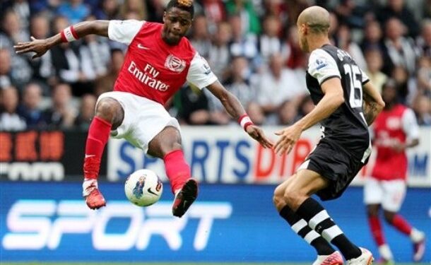 Alex Song se prend trois matchs de suspension
