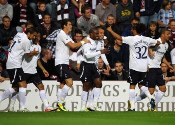 Tottenham facile, Schalke surpris