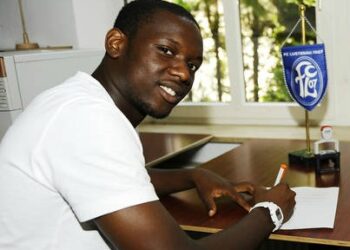 Transfert: Eto&rsquo;o signe en Autriche