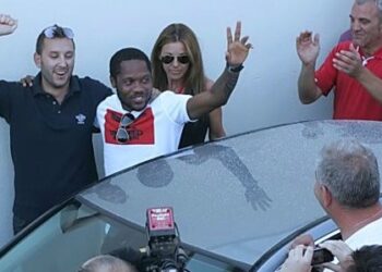 Athènes: l&rsquo;arrivée de Makoun en vidéo