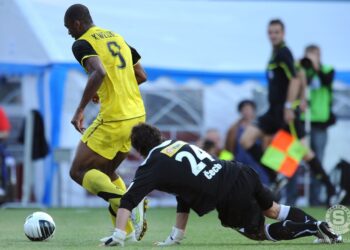 Sparta: doublé de Léo Kweuke