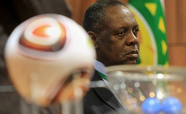 Hayatou a tout faux
